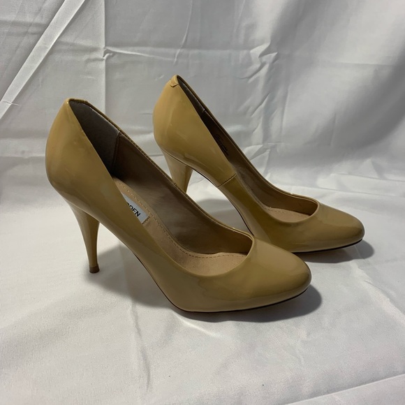 Steve Madden Patent Leather Classic Pumps - Picture 2 of 9